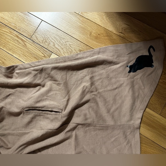 SOLD Hocus Pocus long sweater - Picture 4 of 7